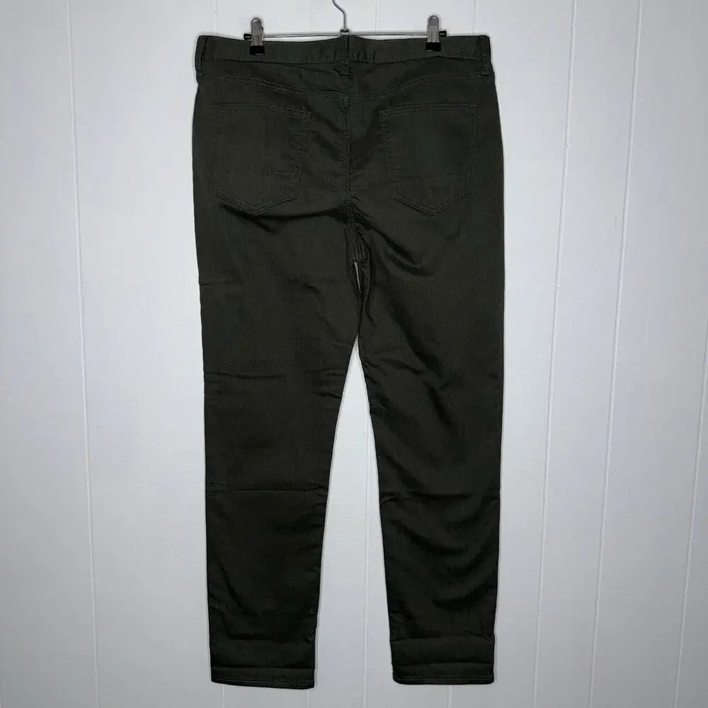 Banana Republic Men’s Travel Jean Athletic Fit Green Size 34x32 NWOT
